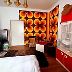Bohemfeszek Vendeghaz Holiday home *