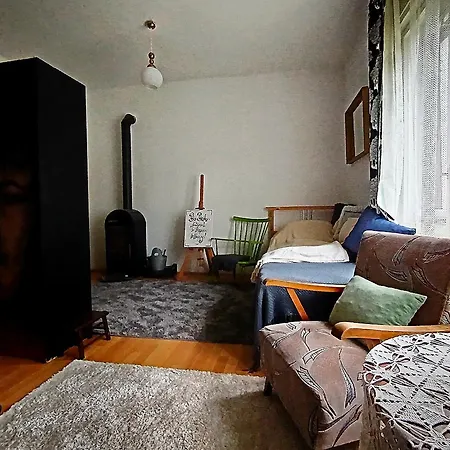 Holiday home Bohemfeszek Vendeghaz *